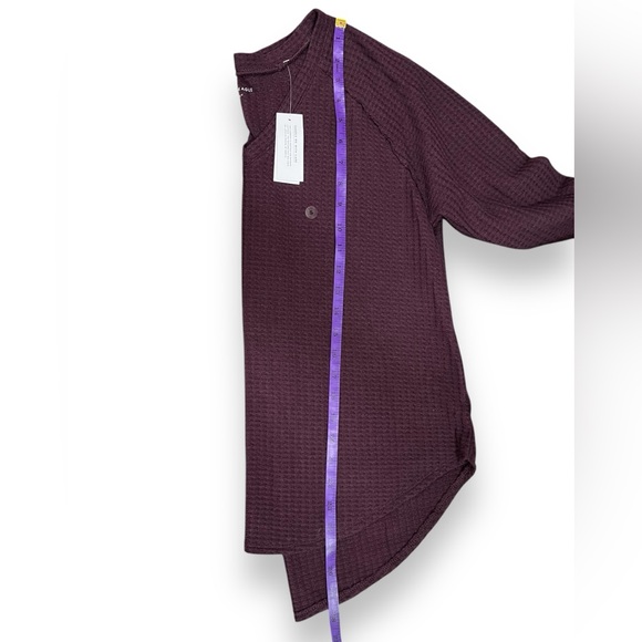 AMERICIAN EAGLE Soft & Sexy Waffle Knit Long Sleeve Tee Top Burgundy NWT Small - Picture 8 of 11